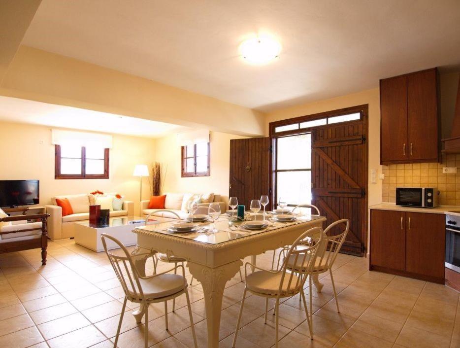Villa Maragoudi Arménoi Екстериор снимка