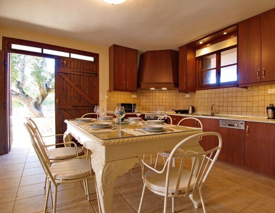 Villa Maragoudi Arménoi Екстериор снимка