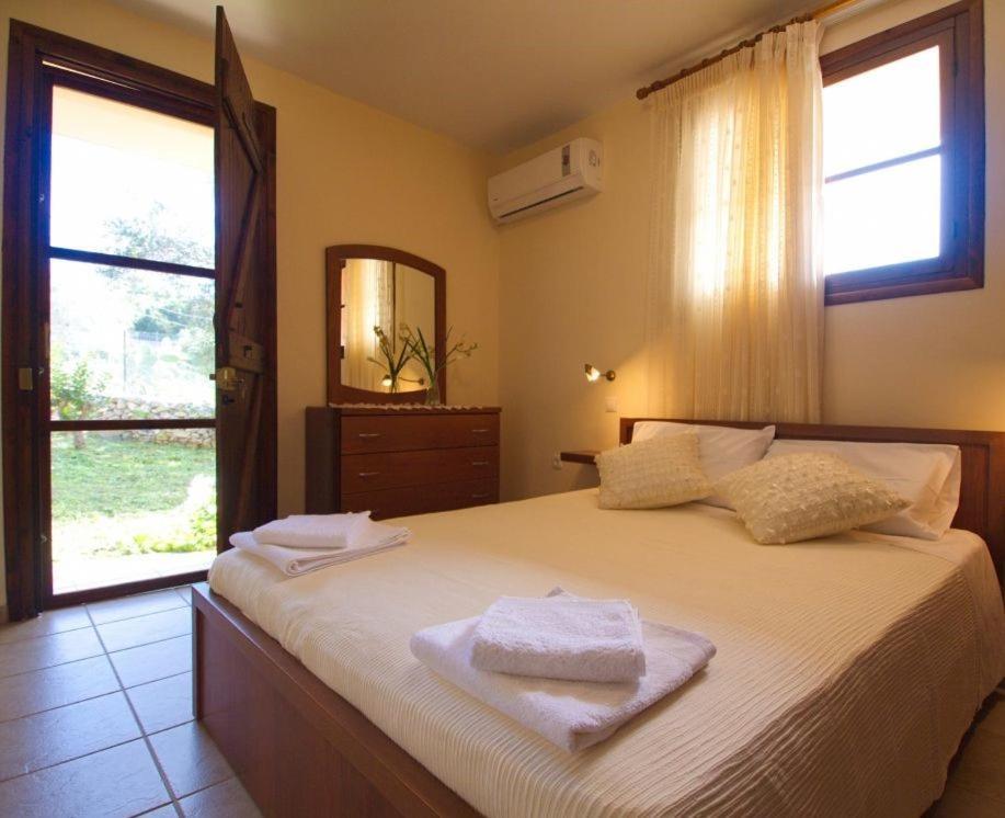 Villa Maragoudi Arménoi Екстериор снимка